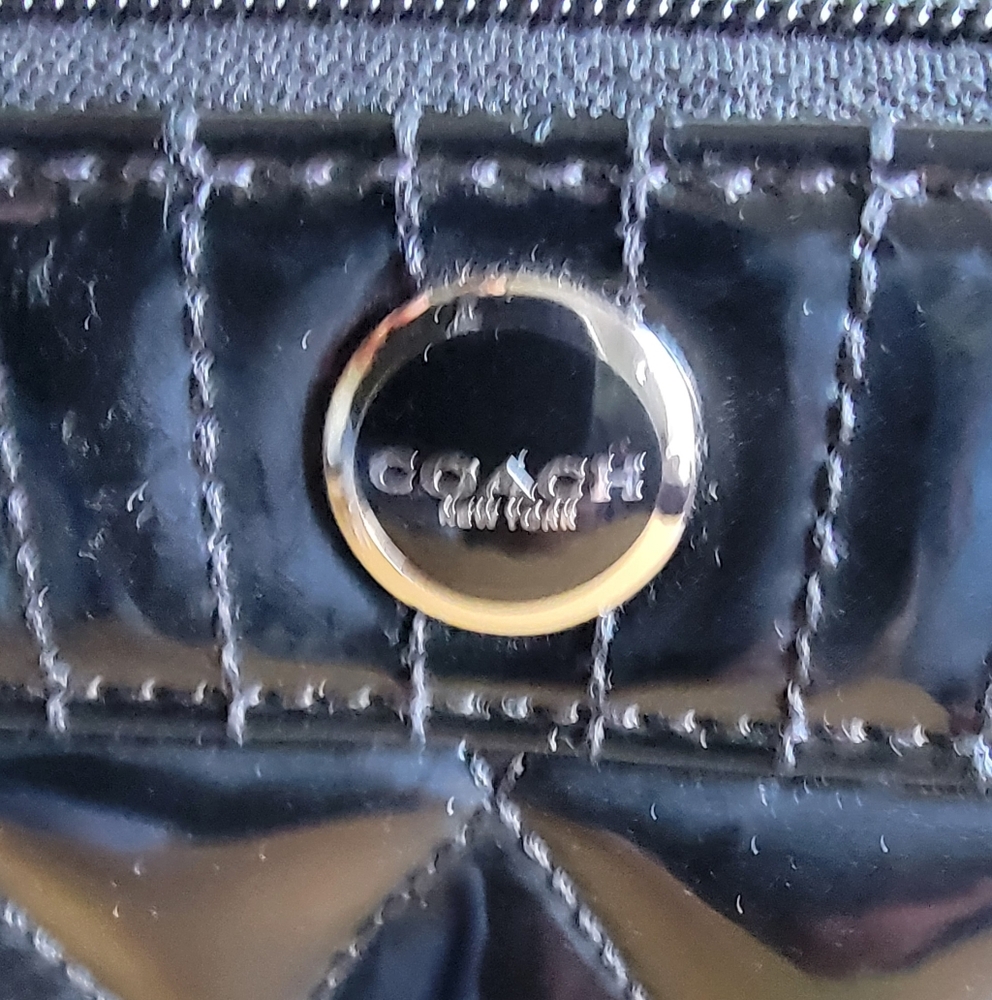 Coach Black Patent Leather Wristlet REHAB - Picture 2 of 10